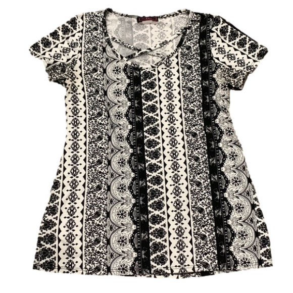 P.inc Large crisscross front white with black designs - Picture 1 of 6